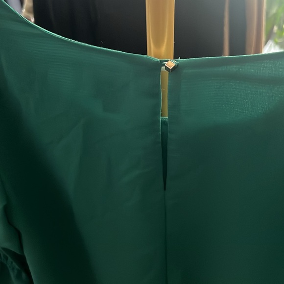 A new day dress medium, layered bell sleeves. Green. EUC - Picture 4 of 7